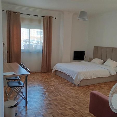 Rooms 10 Mins Walk From Train Station! Agualva-Cacem Экстерьер фото