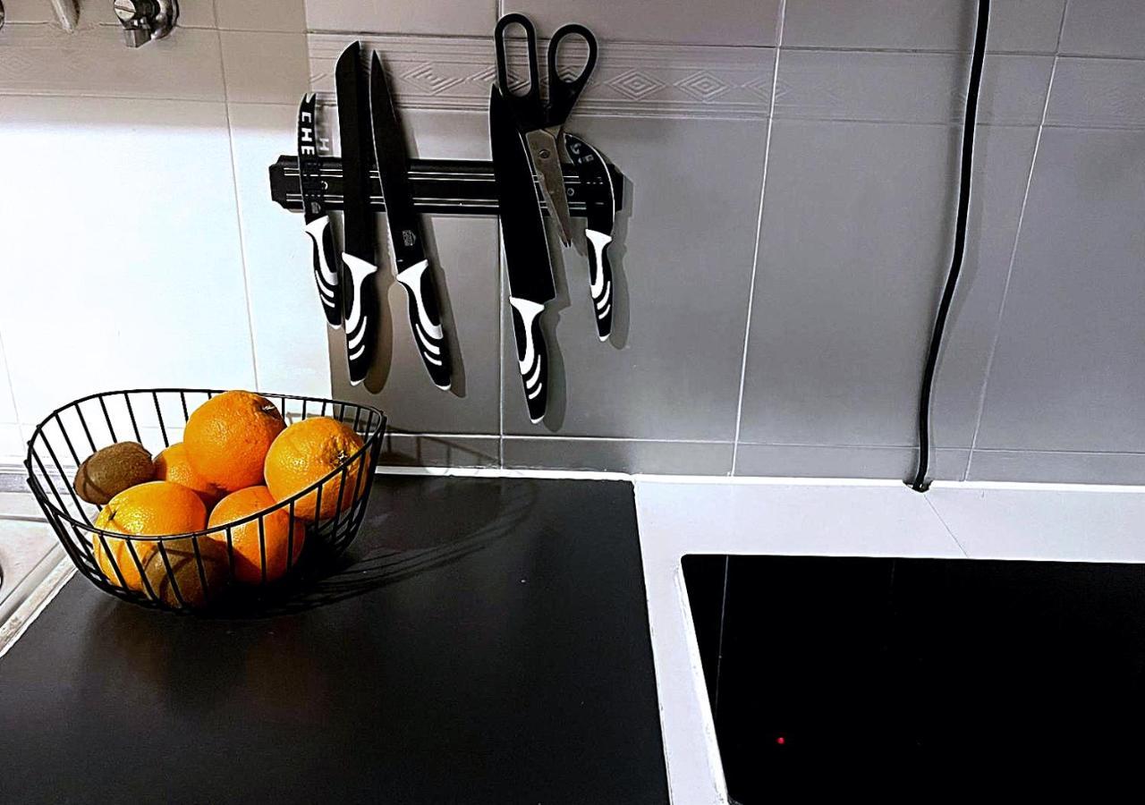 Rooms 10 Mins Walk From Train Station! Agualva-Cacem Экстерьер фото