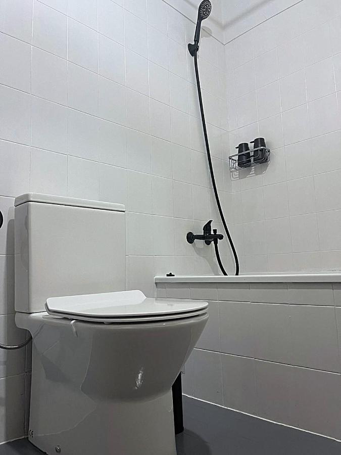 Rooms 10 Mins Walk From Train Station! Agualva-Cacem Экстерьер фото