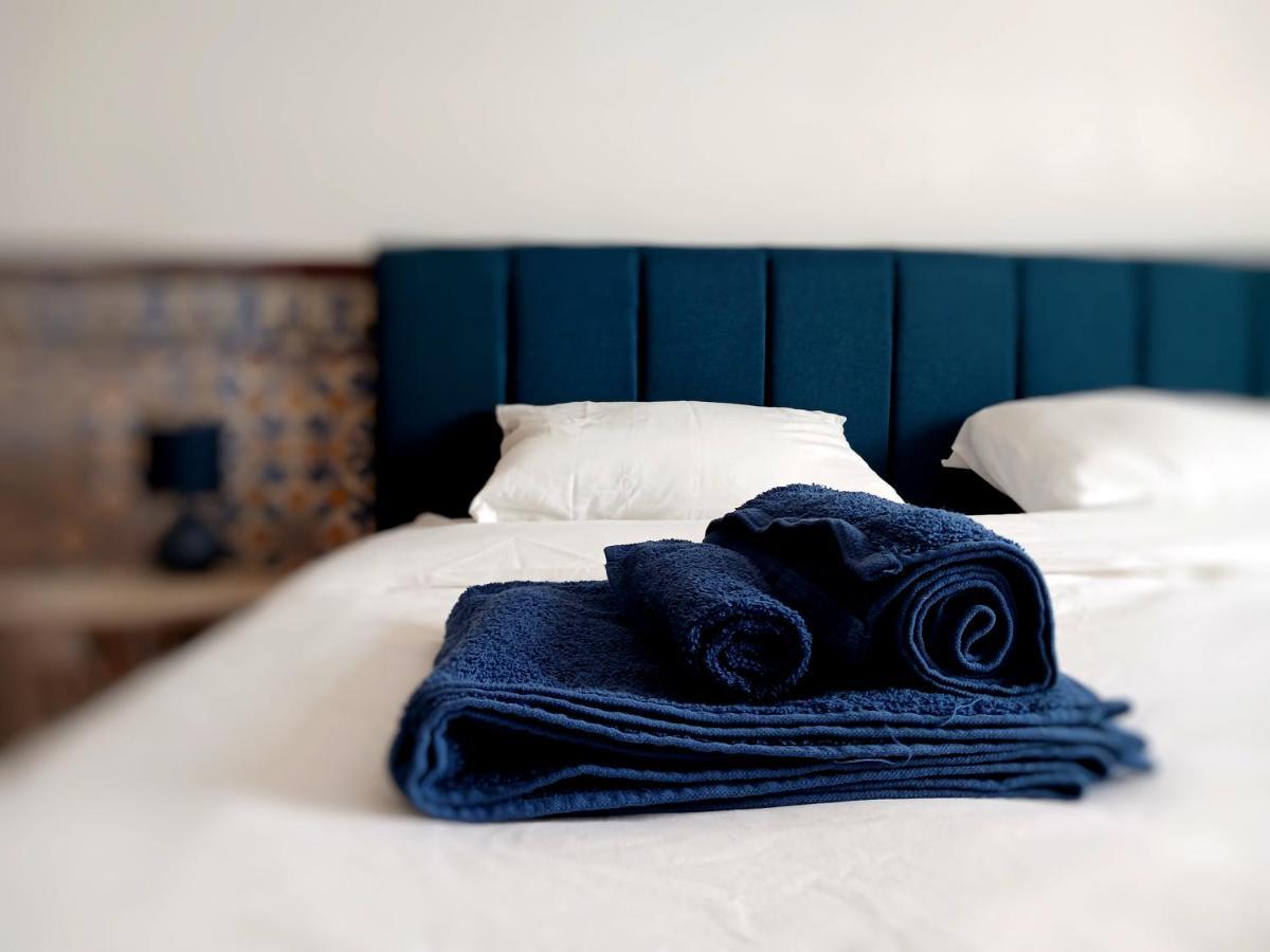 Rooms 10 Mins Walk From Train Station! Agualva-Cacem Экстерьер фото