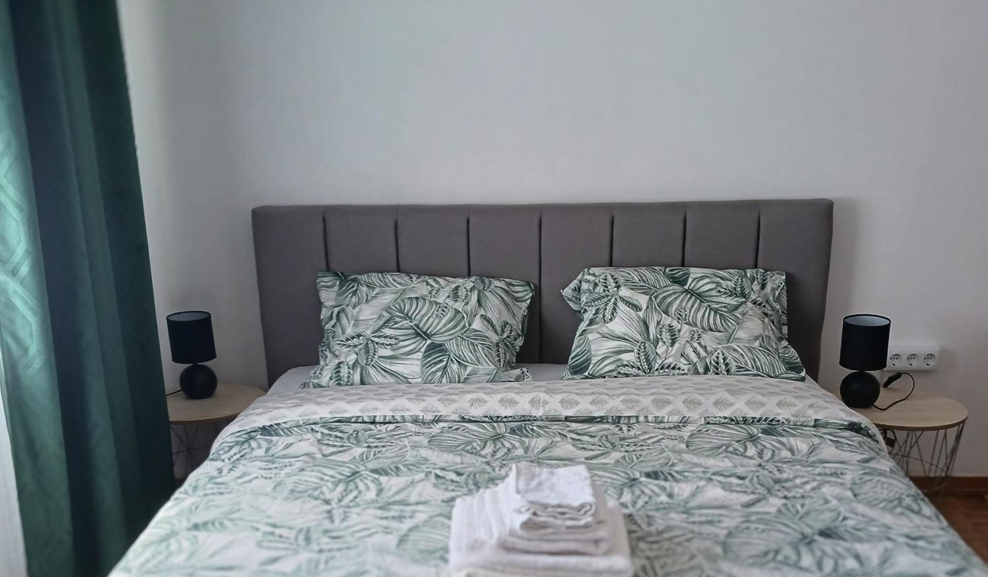 Rooms 10 Mins Walk From Train Station! Agualva-Cacem Экстерьер фото