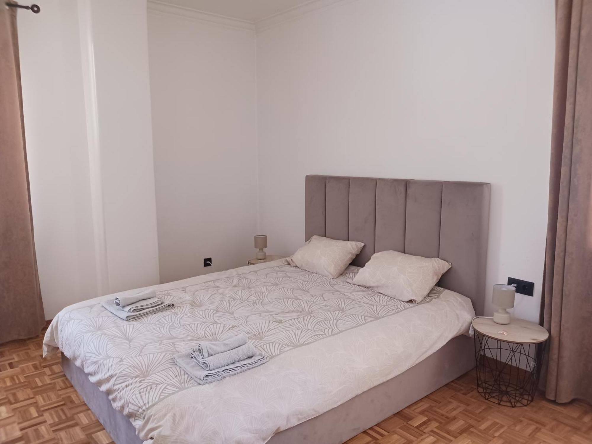 Rooms 10 Mins Walk From Train Station! Agualva-Cacem Экстерьер фото